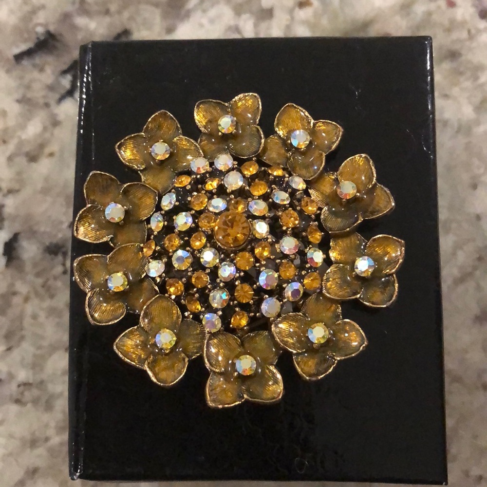 Vintage Necklace and Brooch Set